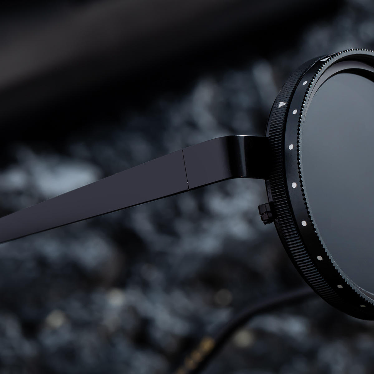 Aperture Adjustable Tint Sunglasses